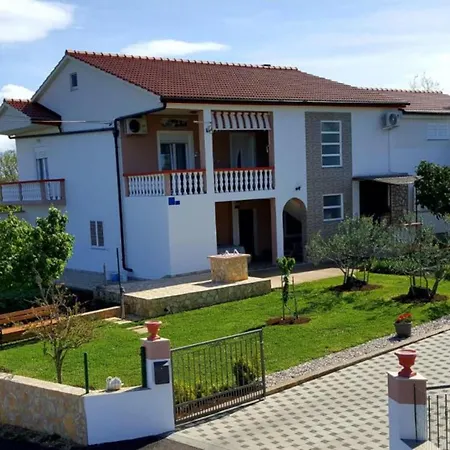 Apartamento Tomislav Vrsi